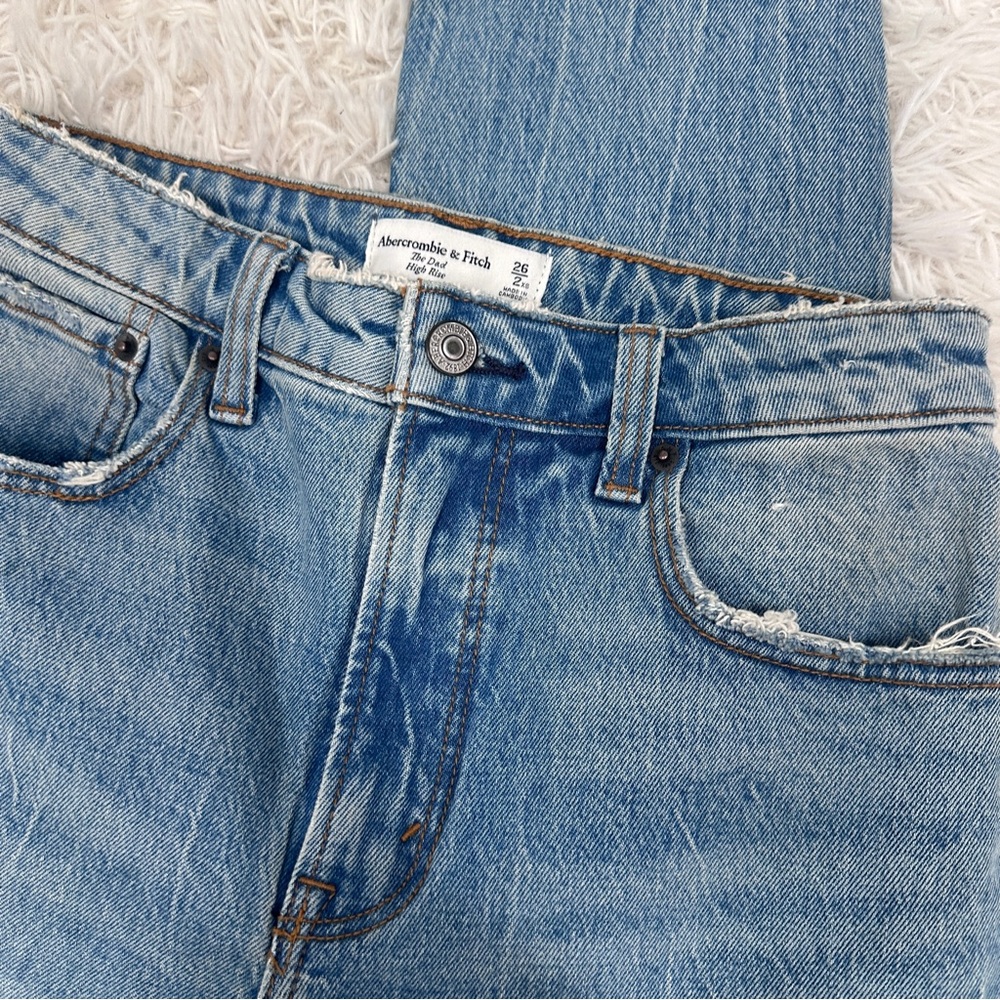 NWT Abercrombie and Fitch The Dad High Rise Jeans Curve Love Size 26/2 X Short - Picture 2 of 7